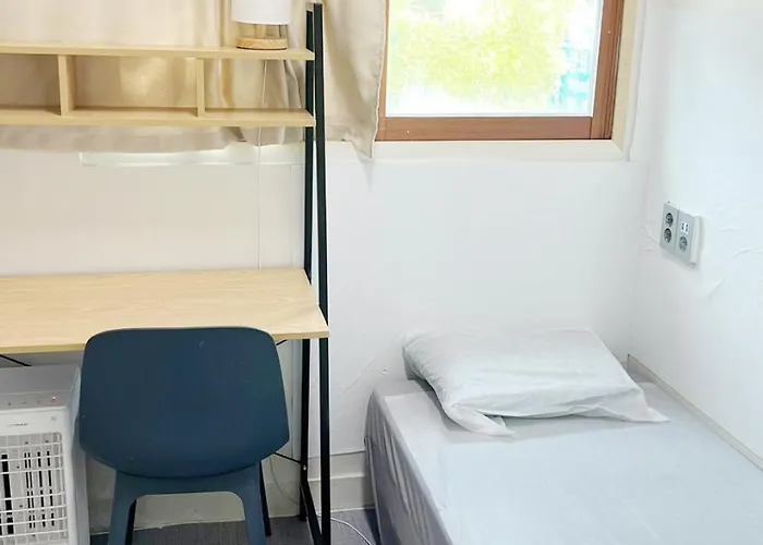 Singleguesthouse Cozybed -man Only- * Séoul